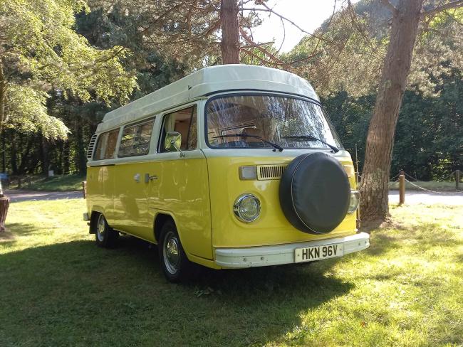 '80 RHD DEVON MOONRAKER front facing