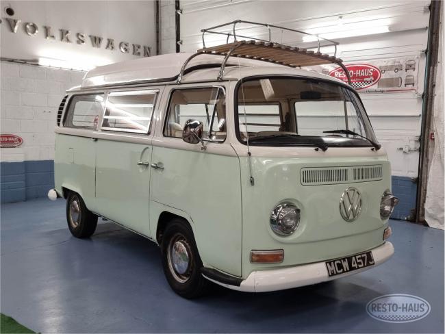 ‘71 LHD Pale Green/White Bay Window Campervan